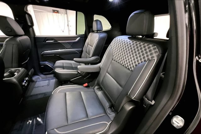 Used 2024 GMC Acadia Denali AWD/4WD image 25