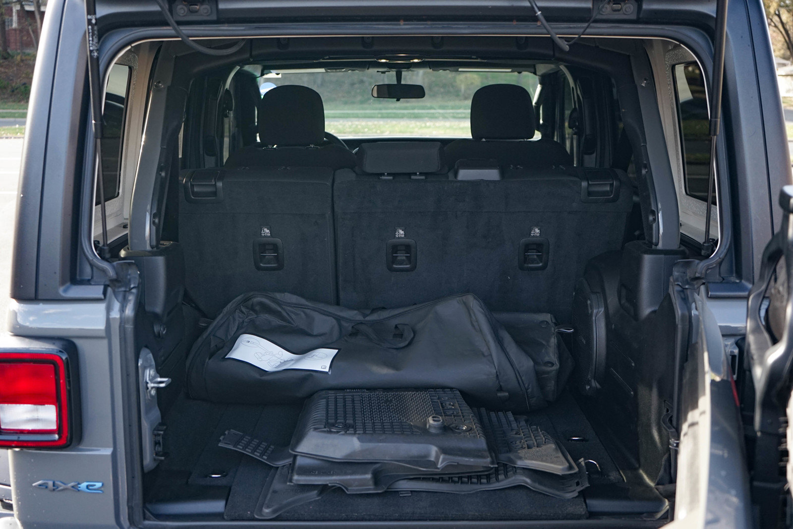 Used 2023 Jeep Wrangler Unlimited w/ Cold Weather Group image 11