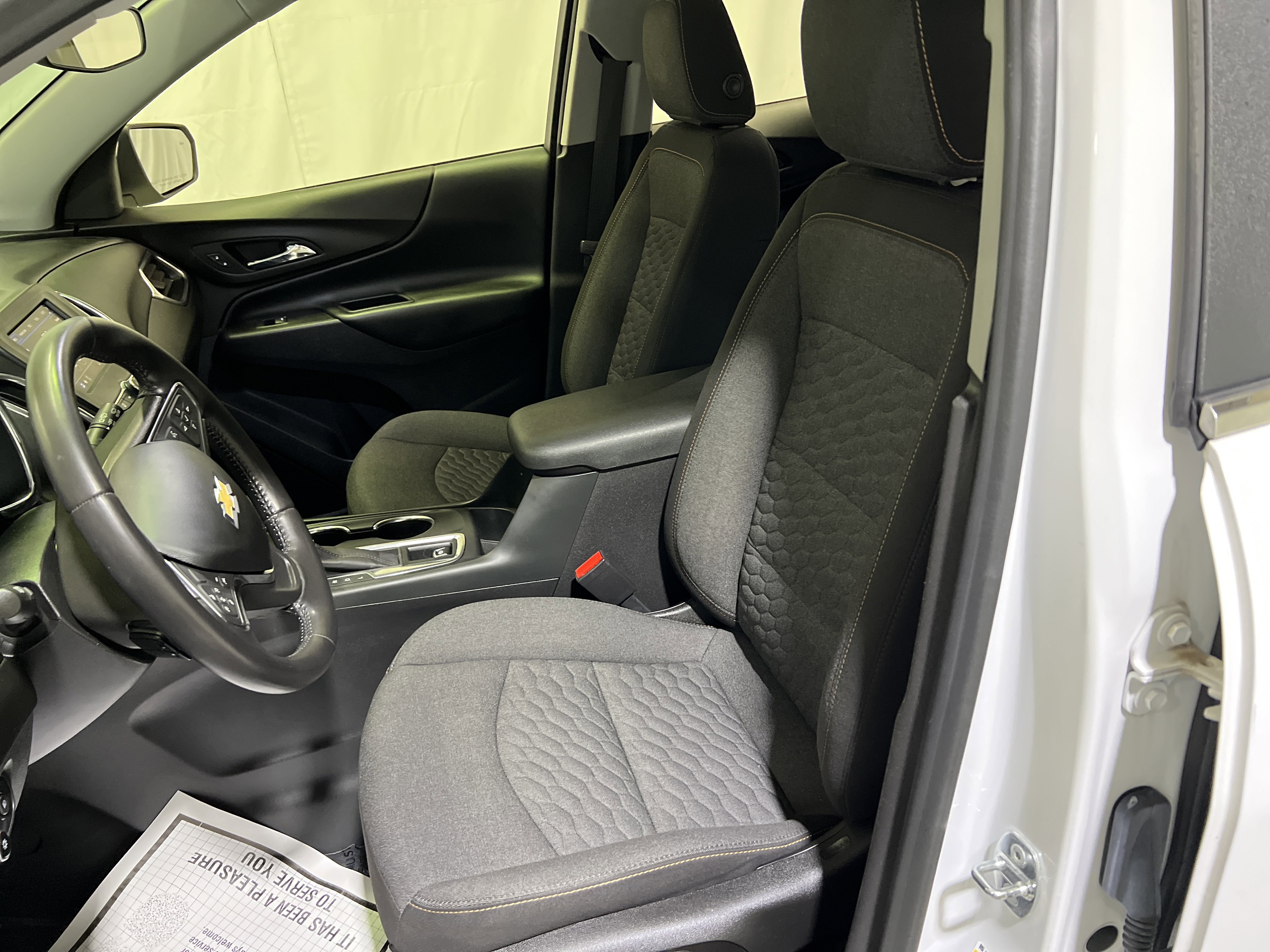 Used 2021 Chevrolet Equinox LT FWD image 17