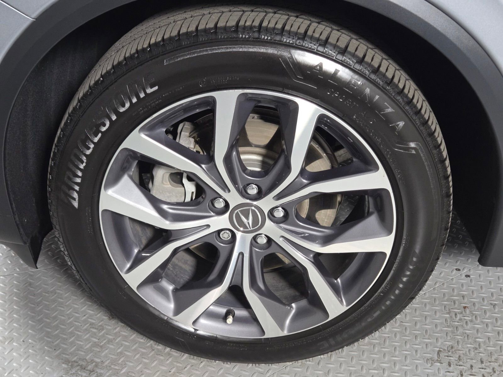 Used 2023 Acura MDX FWD w/ Technology Package image 9