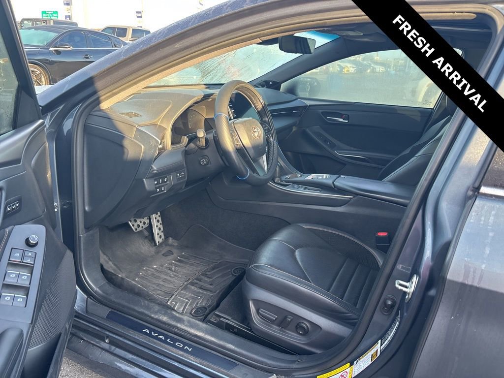 Used 2019 Toyota Avalon Touring w/ Advanced Safety Package image 5
