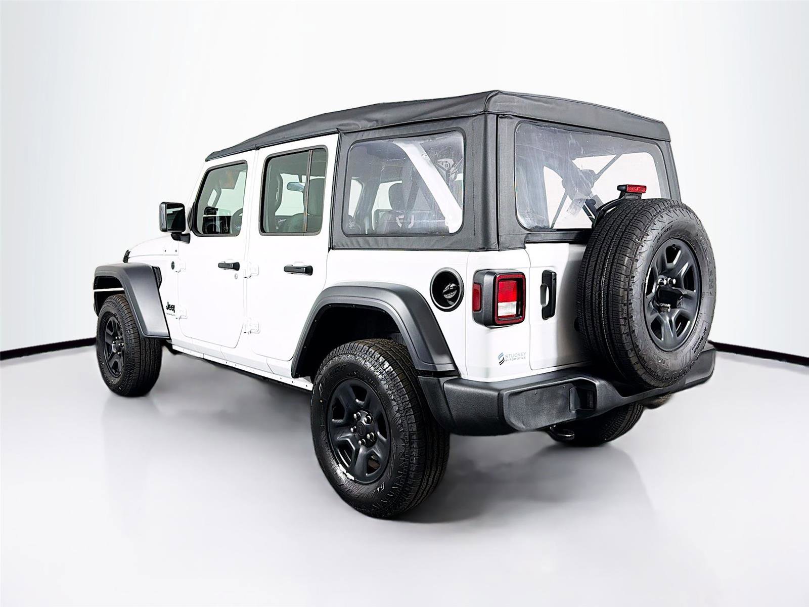 Used 2025 Jeep Wrangler Sport image 5