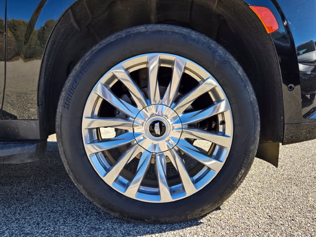 Used 2024 Cadillac Escalade Premium Luxury AWD/4WD image 10