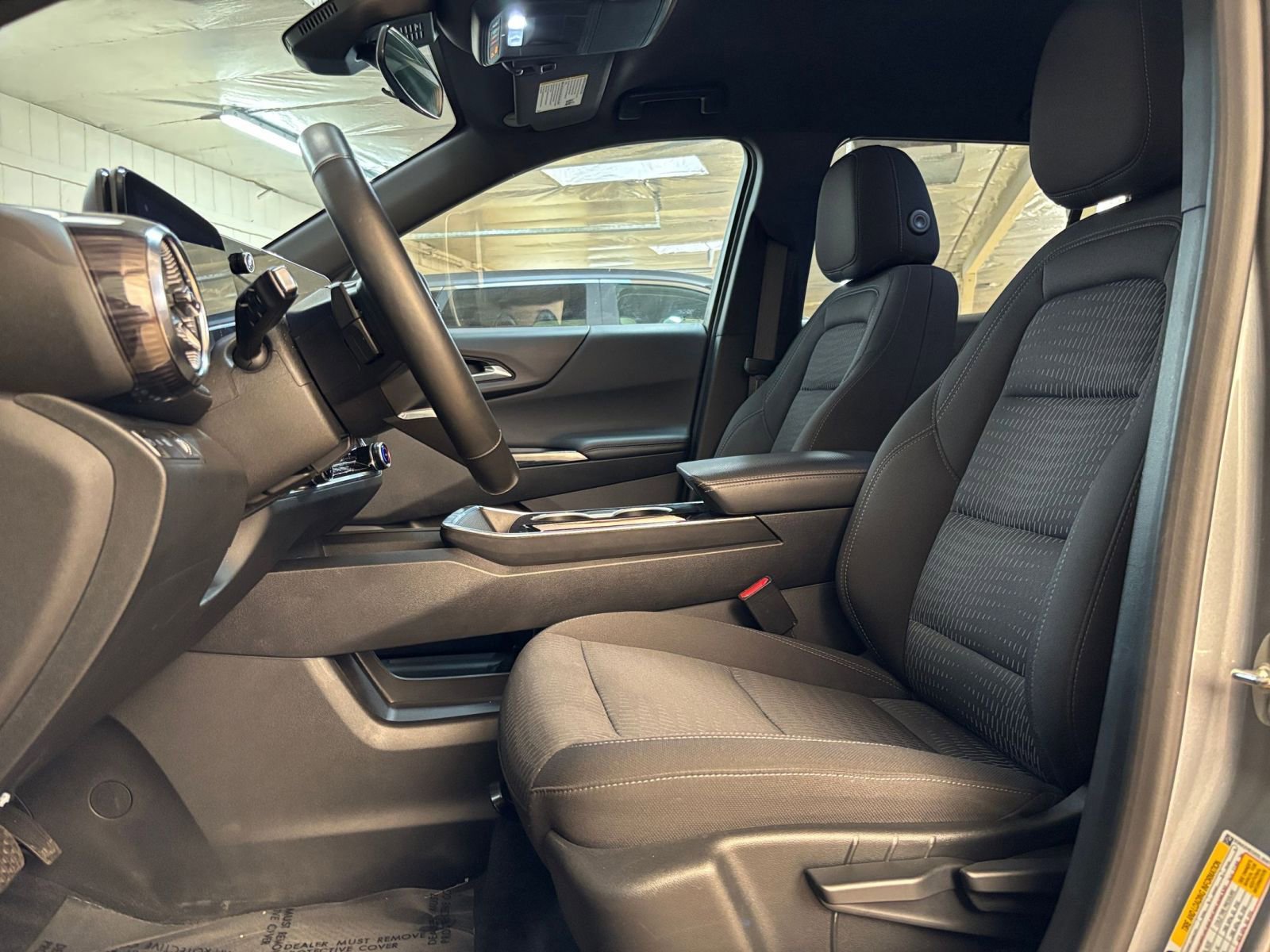 Used 2025 Chevrolet Equinox LT FWD image 27