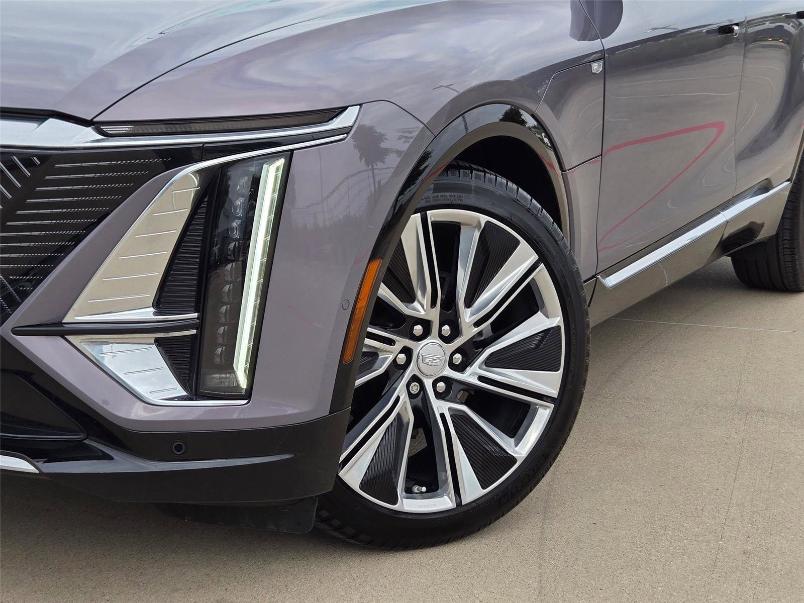 Certified 2025 Cadillac Lyriq Luxury w/ LPO, Floor Liner Package AWD/4WD image 7