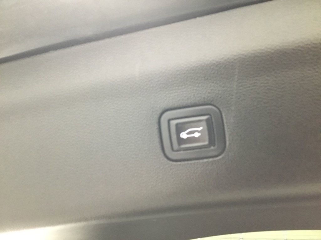 Used 2021 Buick Enclave Avenir w/ Avenir Technology Package image 19