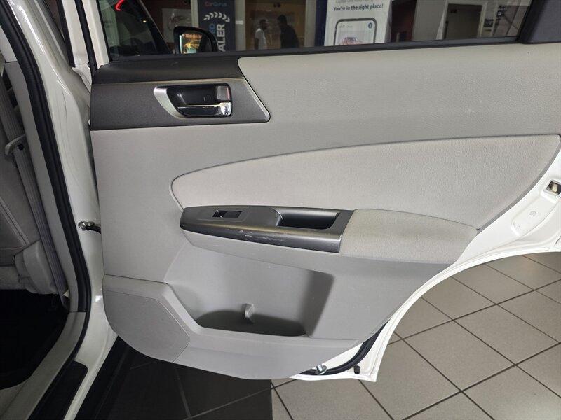 Used 2012 Subaru Forester 2.5X Touring AWD/4WD image 15