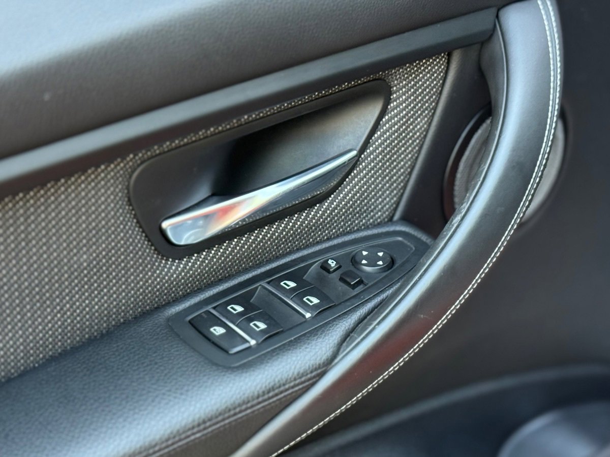 Used 2018 BMW M3 RWD image 18