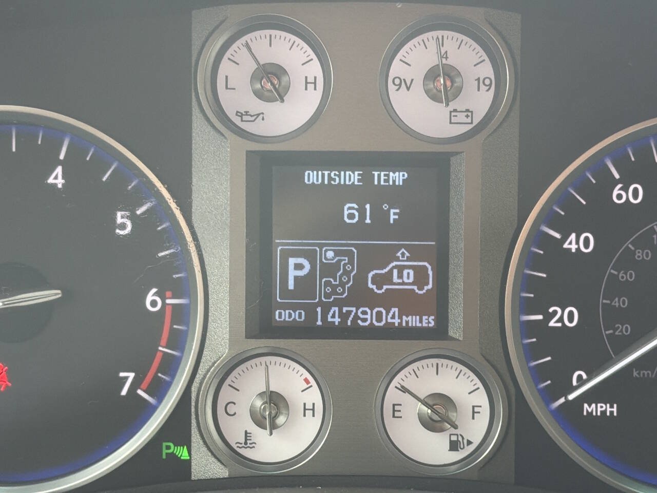 Used 2010 Lexus LX 570 4WD image 31