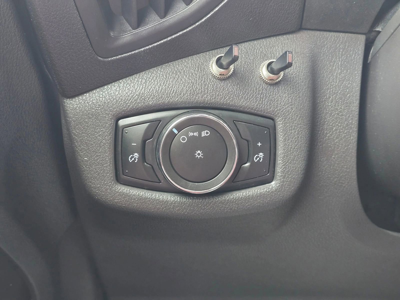 Used 2014 Ford Transit Connect XL image 26