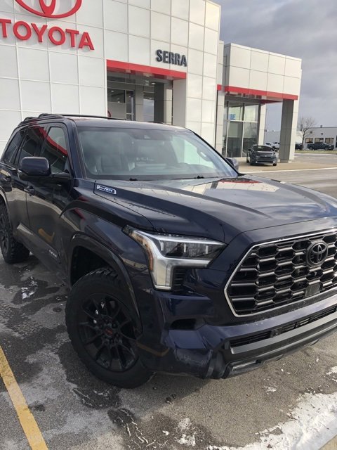 Used 2024 Toyota Sequoia Platinum image 2