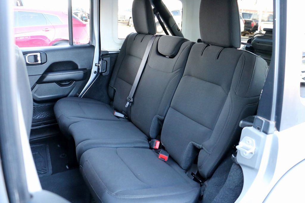 Used 2021 Jeep Wrangler Unlimited Sahara image 17