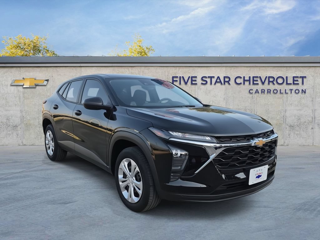 Used 2024 Chevrolet Trax LS FWD image 1