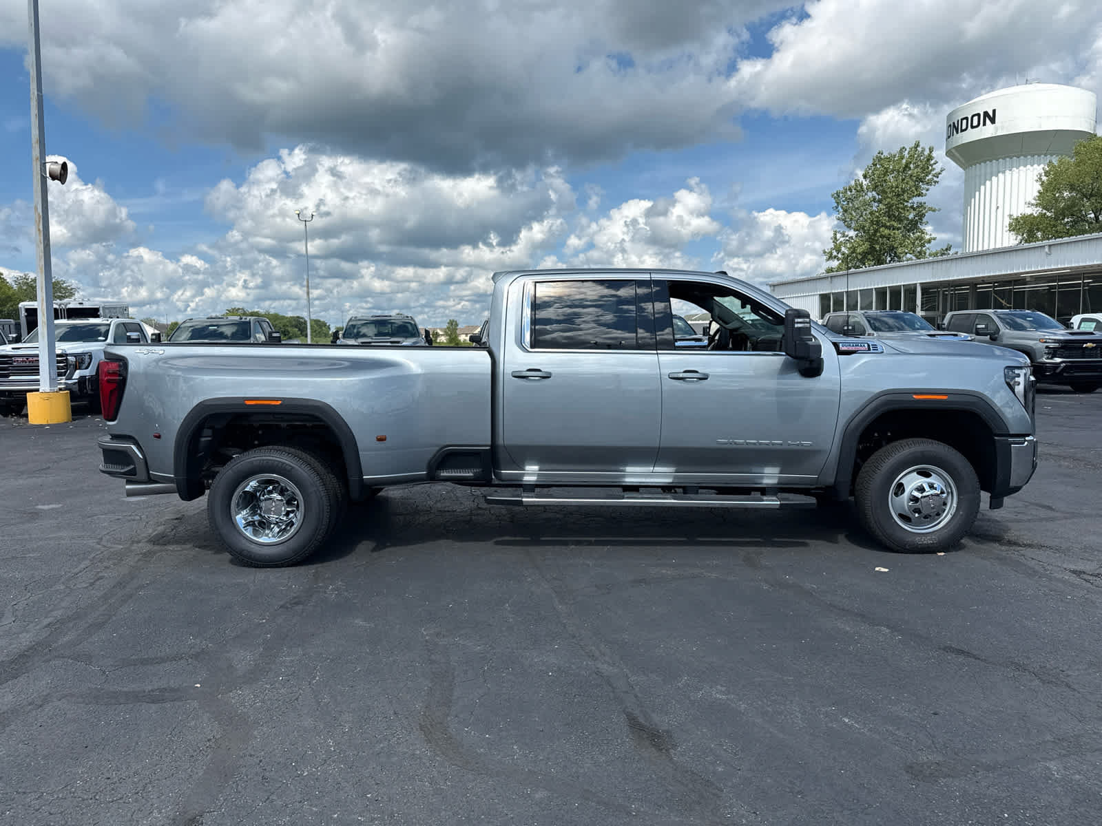 New 2026 GMC Sierra 3500 SLE w/ Preferred Package AWD/4WD image 6