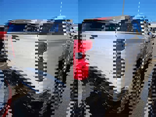 Used 2025 Chevrolet Silverado 1500 LTZ image 3