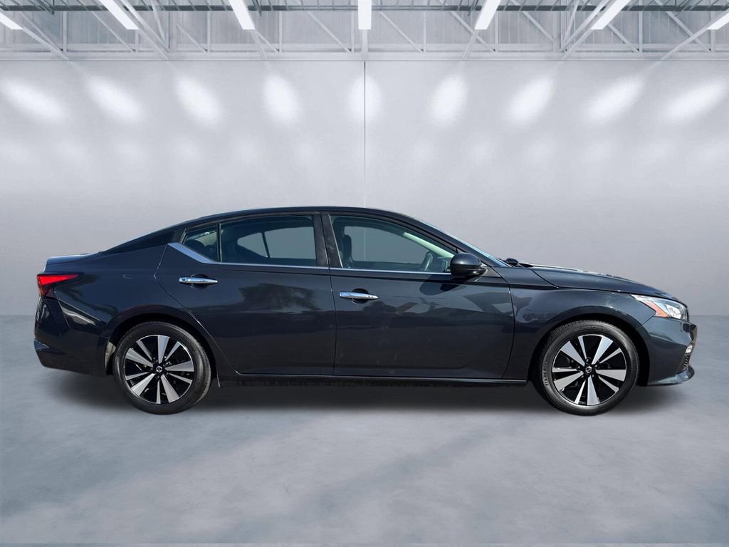Used 2021 Nissan Altima 2.5 SV image 3