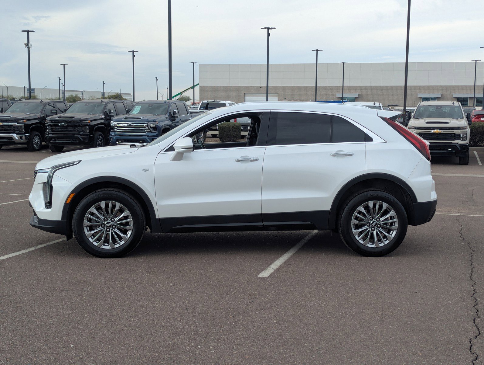 Certified 2024 Cadillac XT4 Premium Luxury image 2