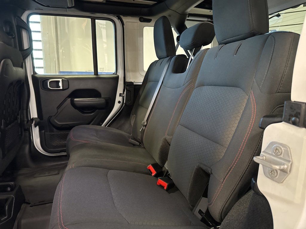 Used 2022 Jeep Wrangler Unlimited Rubicon w/ Xtreme Recon 35" Tire Package image 26