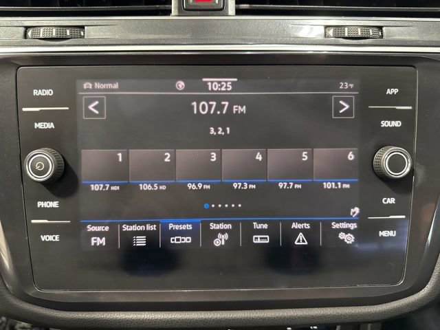 Certified 2021 Volkswagen Tiguan SE w/ Panoramic Sunroof Package image 16