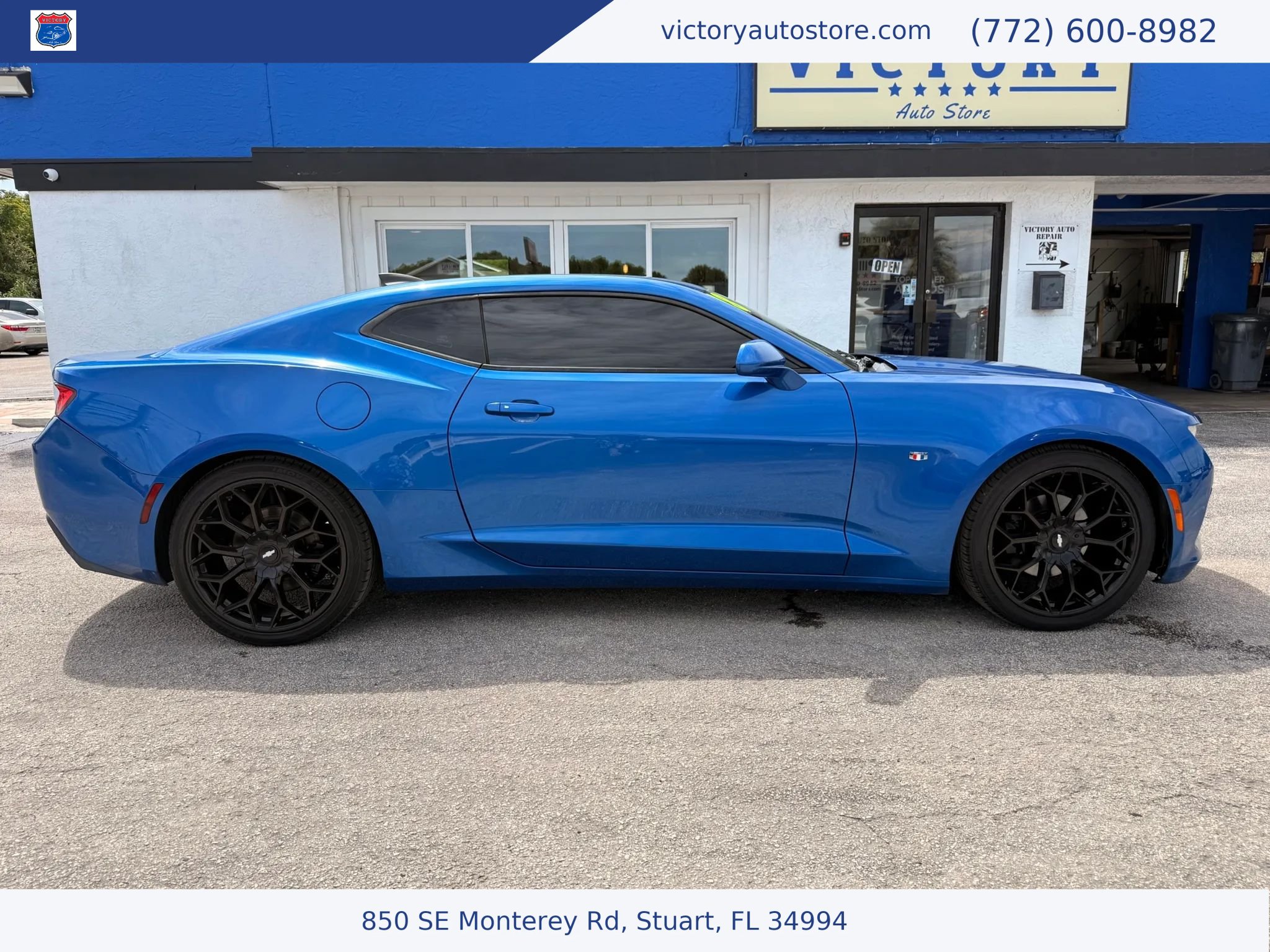 Used 2018 Chevrolet Camaro LT RWD image 9