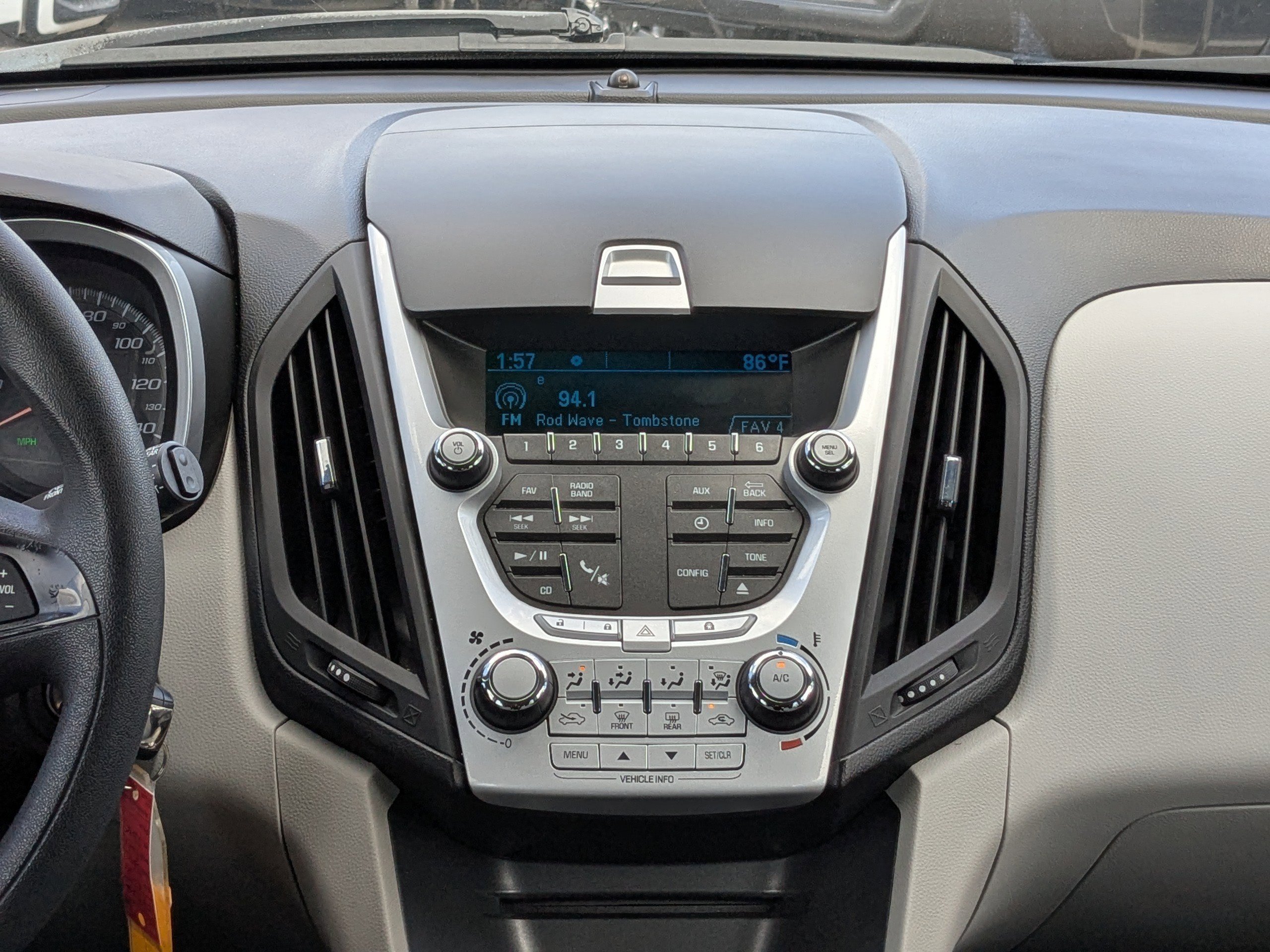Used 2013 Chevrolet Equinox LS image 18