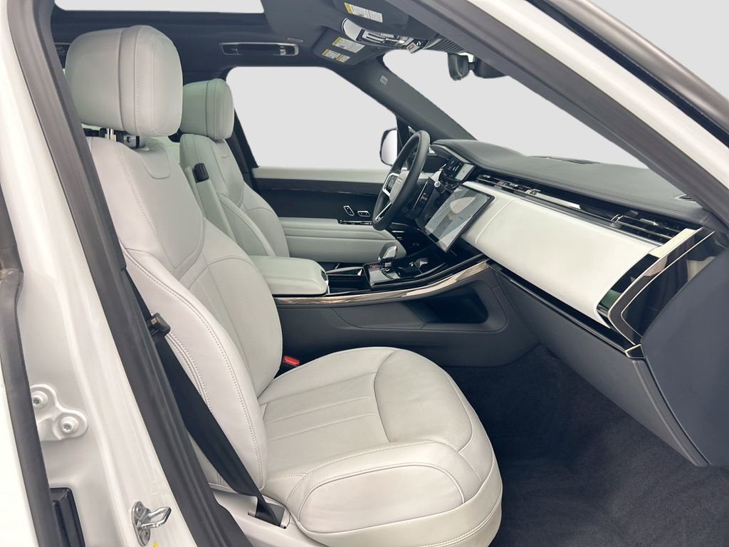 Certified 2024 Land Rover Range Rover Sport SE image 19