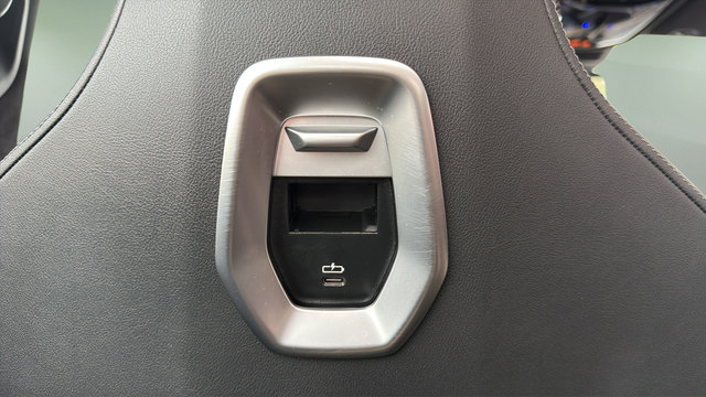 Used 2025 BMW 760i xDrive w/ Executive Package AWD/4WD image 26