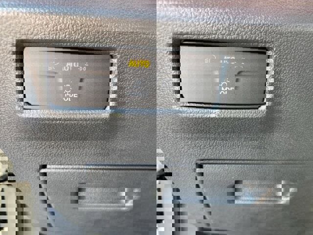 New 2025 Volkswagen Tiguan SE image 33