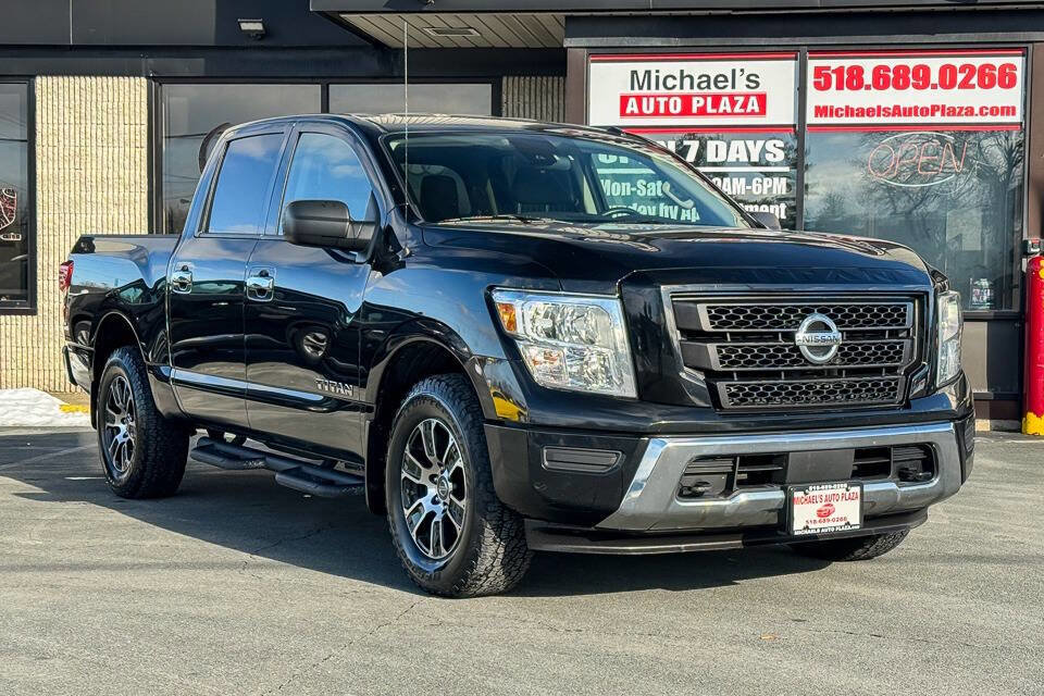 Used 2021 Nissan Titan SV w/ Accessory Utility Package image 1