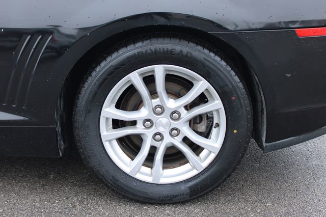 Used 2015 Chevrolet Camaro LT RWD image 28