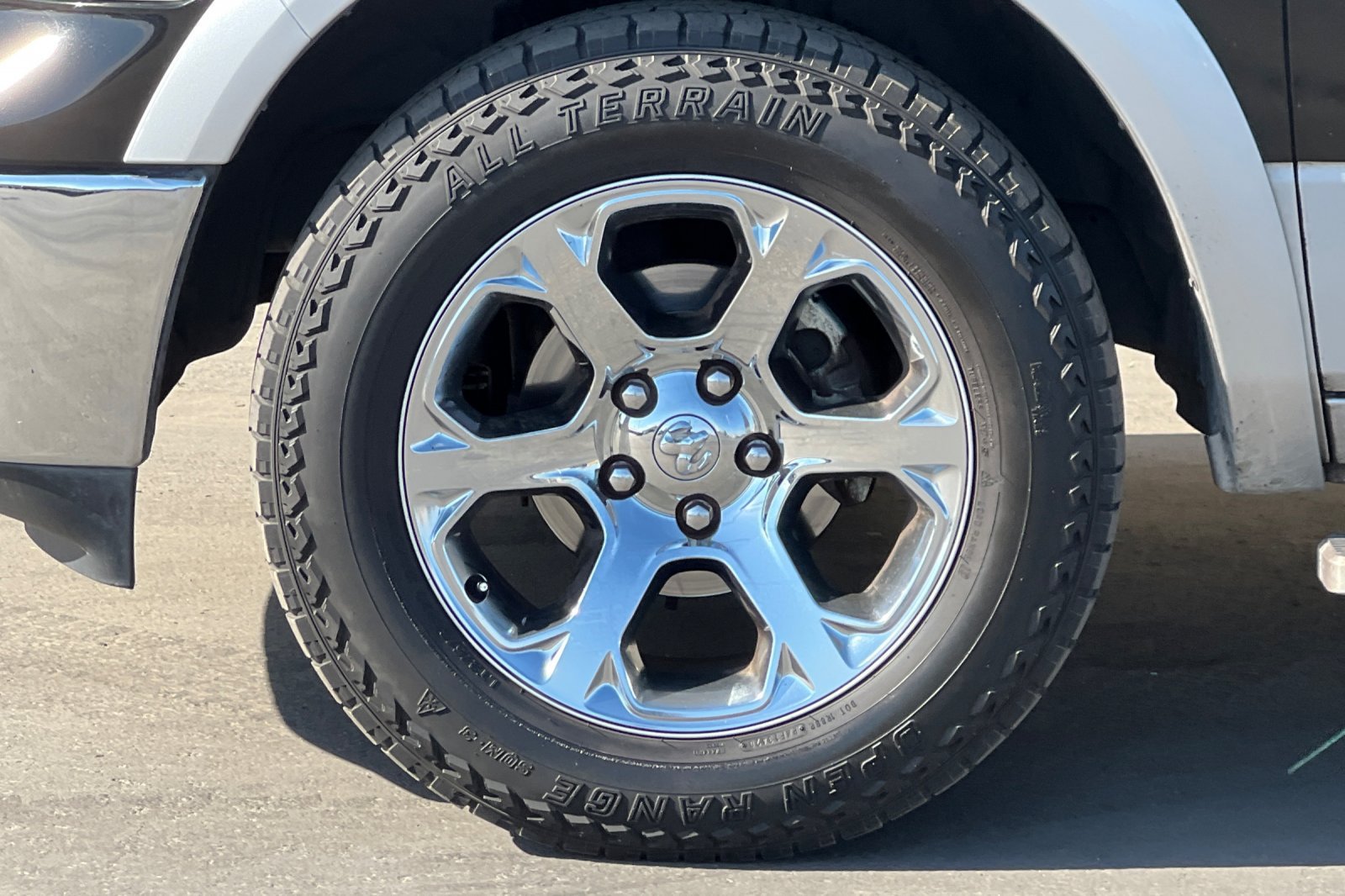 Used 2018 RAM 1500 Laramie w/ Convenience Group AWD/4WD image 30