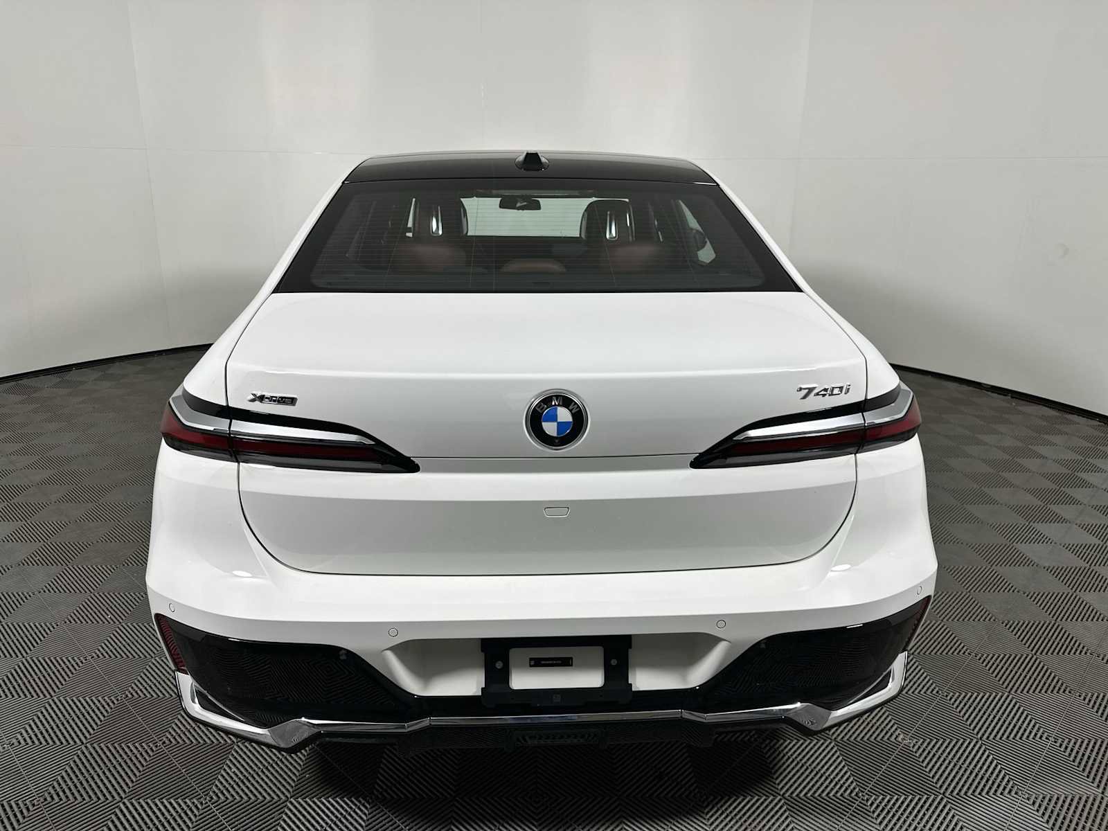 New 2026 BMW 740i xDrive w/ Executive Package image 2