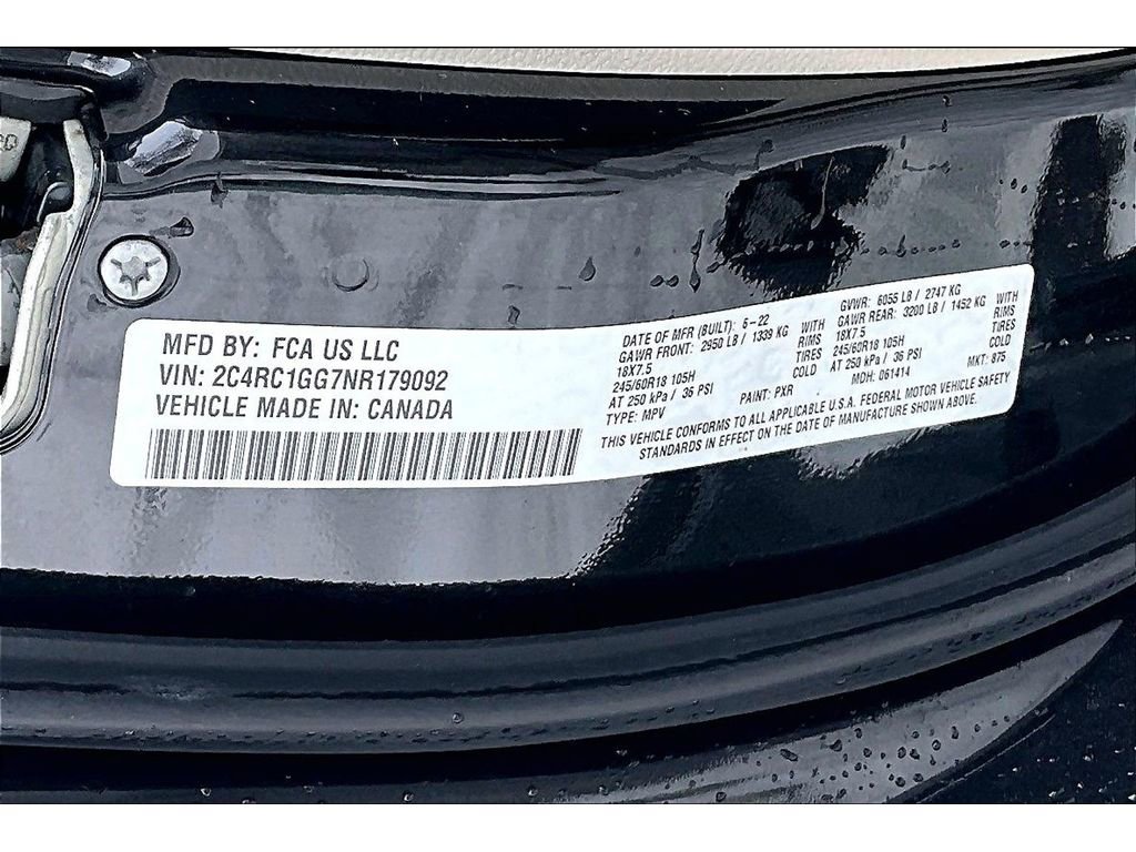 Used 2022 Chrysler Pacifica Limited image 37