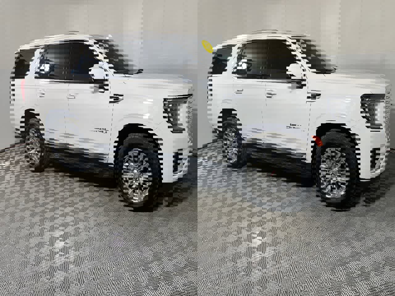 Used 2024 GMC Yukon Denali image 2