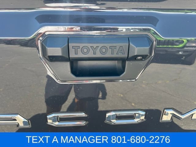 Used 2025 Toyota Tacoma SR5 AWD/4WD image 8