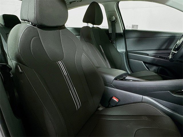 Certified 2025 Hyundai Elantra SEL image 24