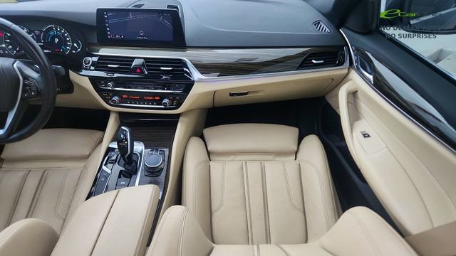 Used 2018 BMW 530e w/ Premium Package 2 RWD image 39