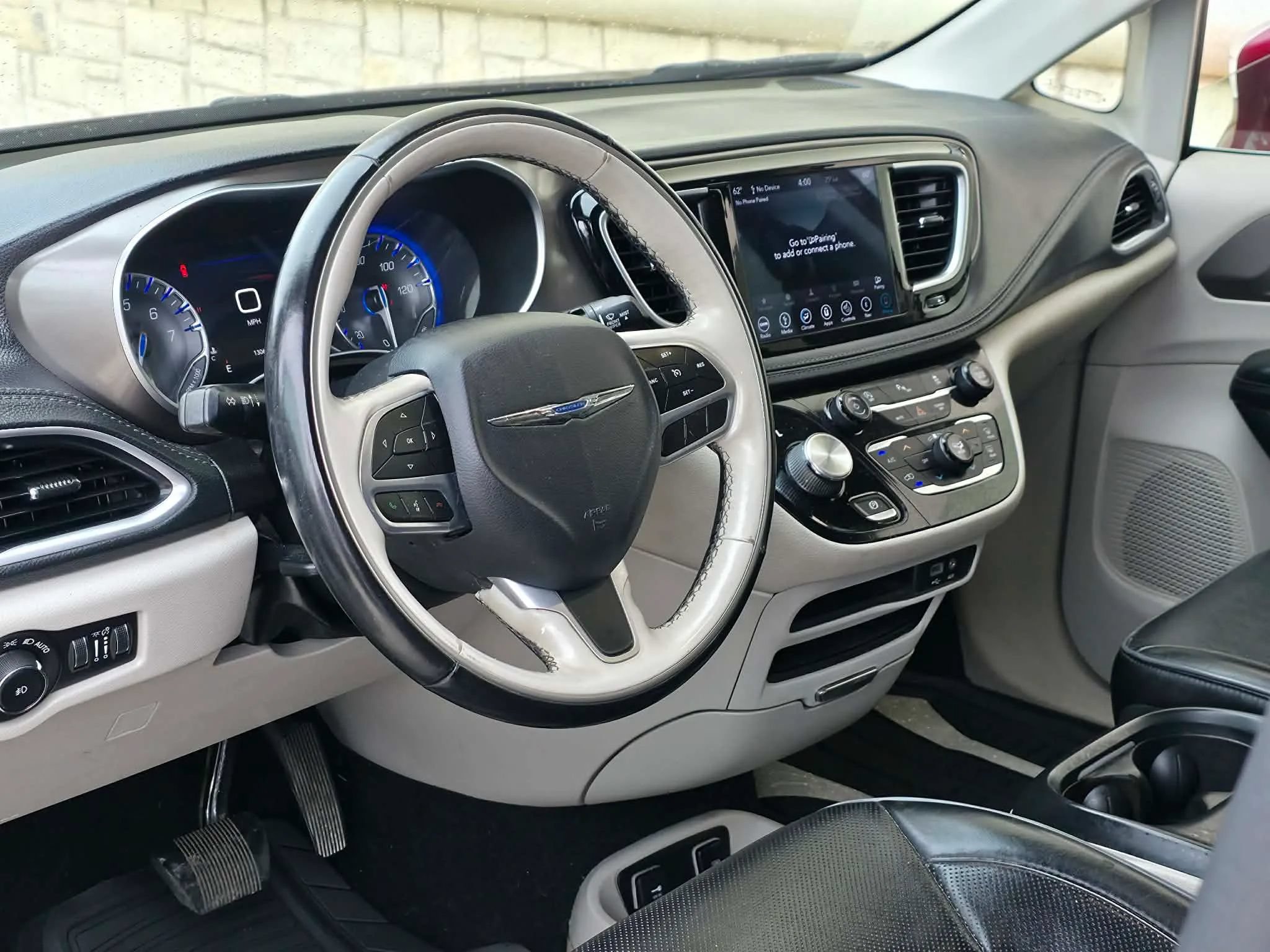 Used 2018 Chrysler Pacifica Limited FWD image 7