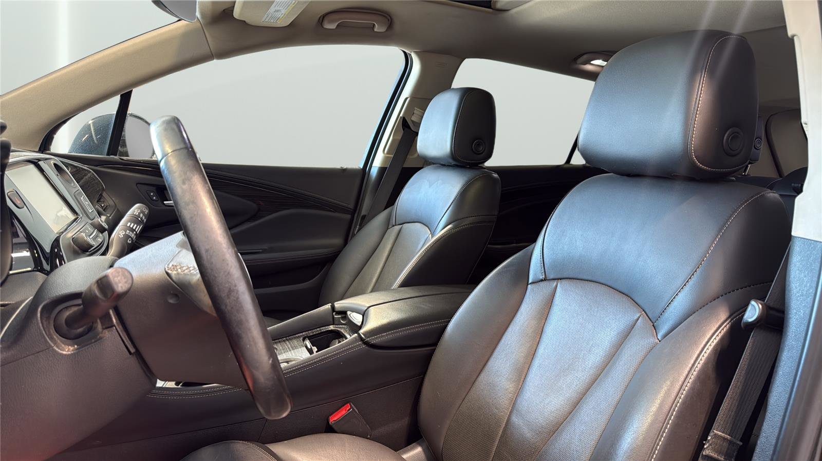 Used 2018 Buick Envision Essence image 10