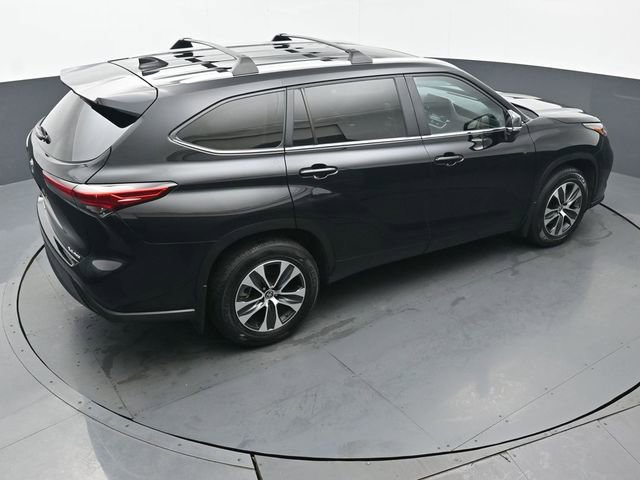 Certified 2023 Toyota Highlander XLE image 47