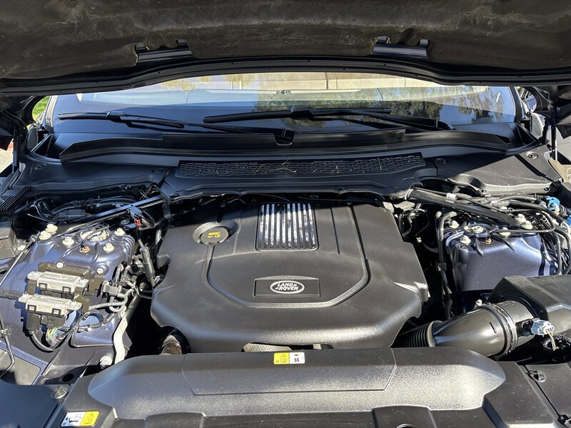 Used 2017 Land Rover Range Rover Sport HSE AWD/4WD image 42