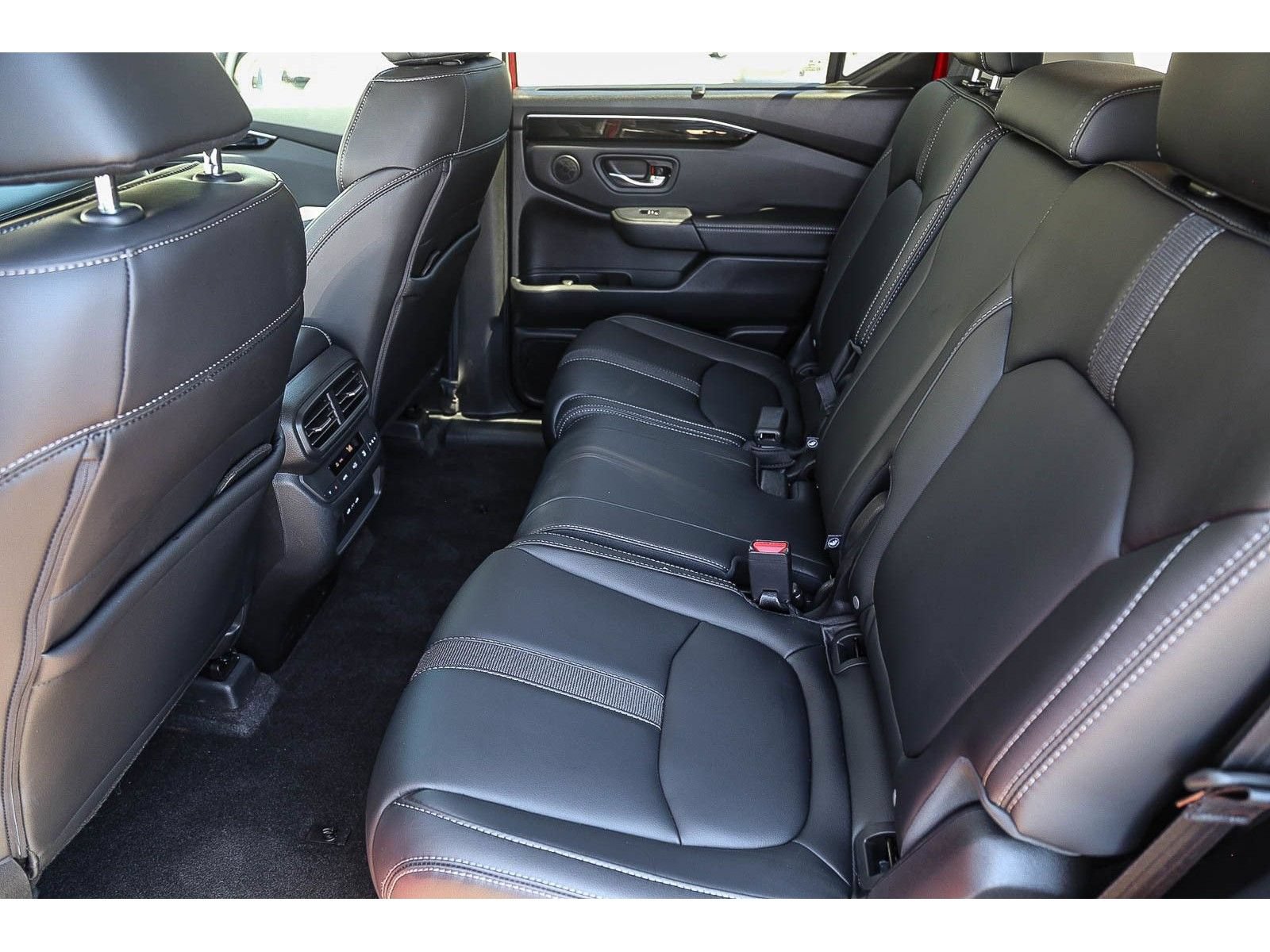 Used 2025 Honda Pilot EX-L image 16
