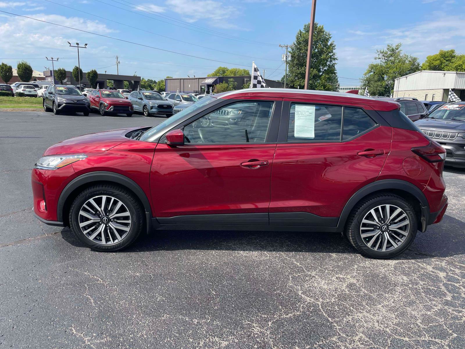 Used 2023 Nissan Kicks SV w/ Interior Electronics Package FWD image 4