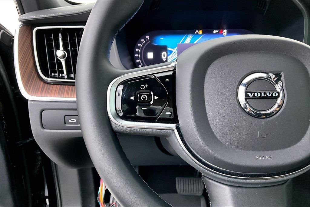 Used 2023 Volvo XC60 T8 Ultimate w/ Climate Package AWD/4WD image 24