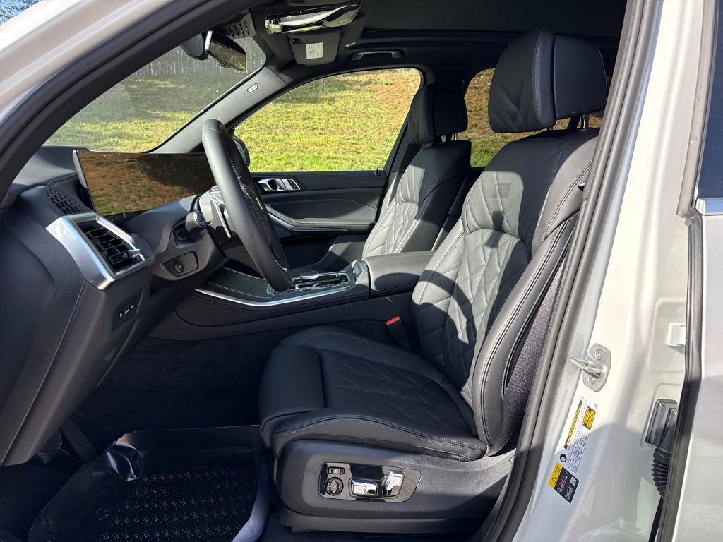 New 2026 BMW X5 xDrive50e image 12
