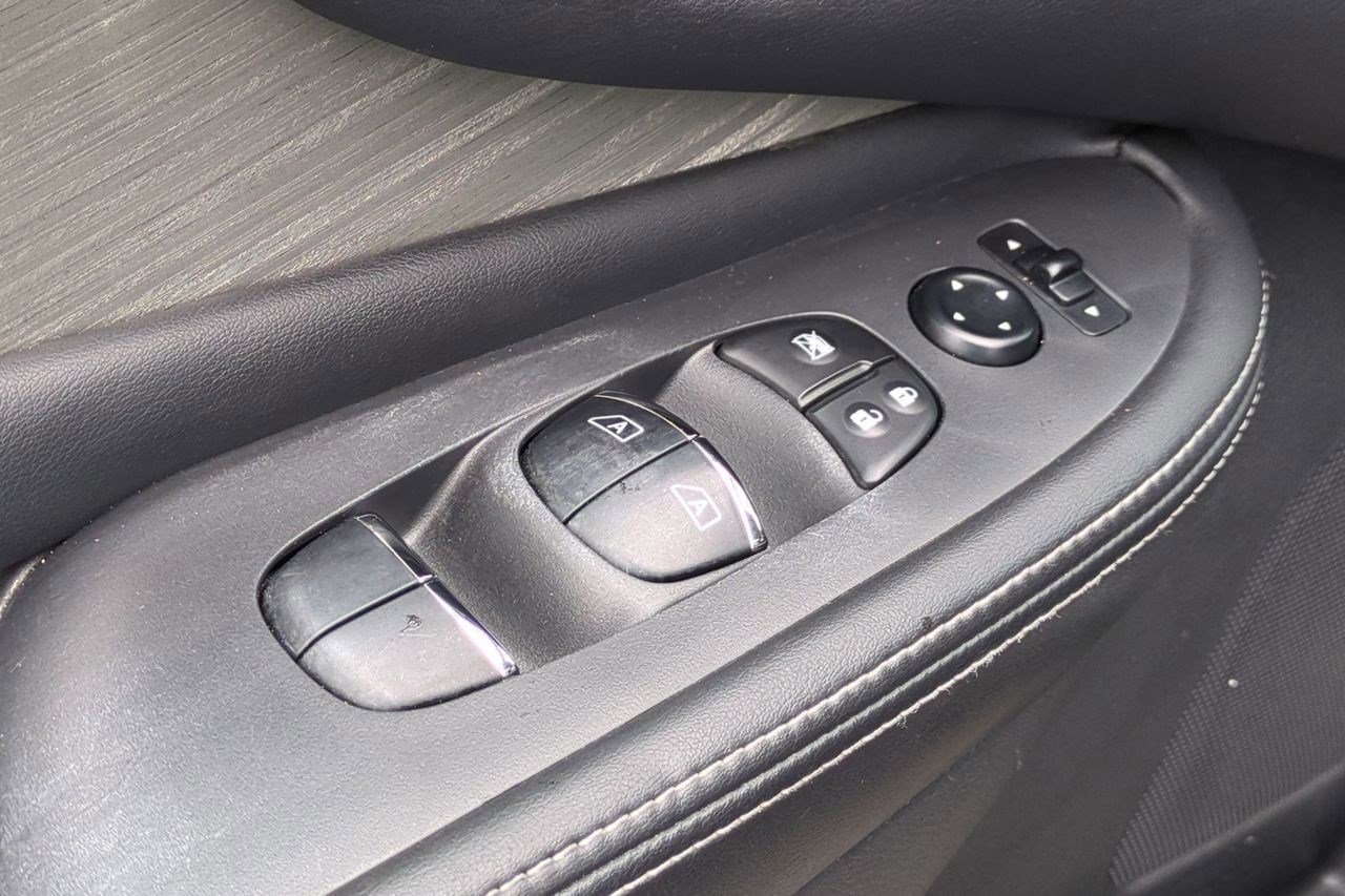 Used 2015 Nissan Murano Platinum w/ Platinum Technology Package AWD/4WD image 15