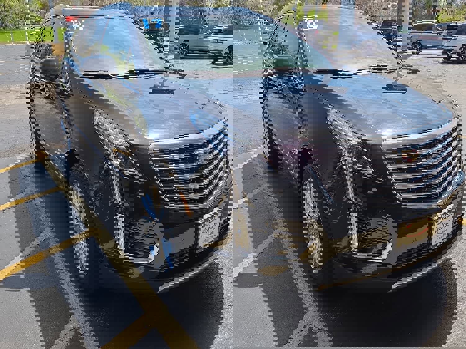 Used 2017 Cadillac XT5 Platinum image 3