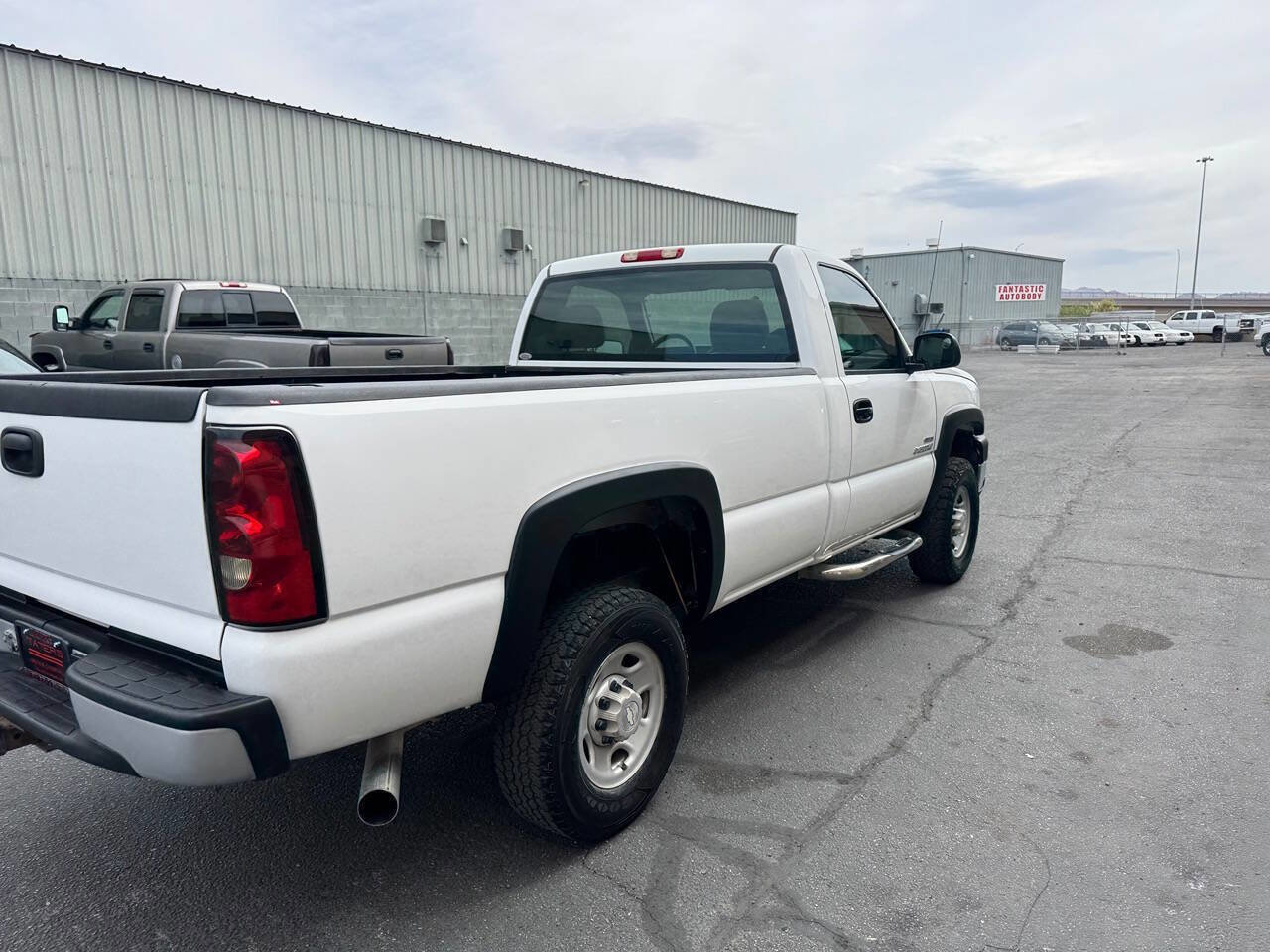 Used 2007 Chevrolet Silverado 2500 W/T w/ Heavy-Duty Power Package image 10
