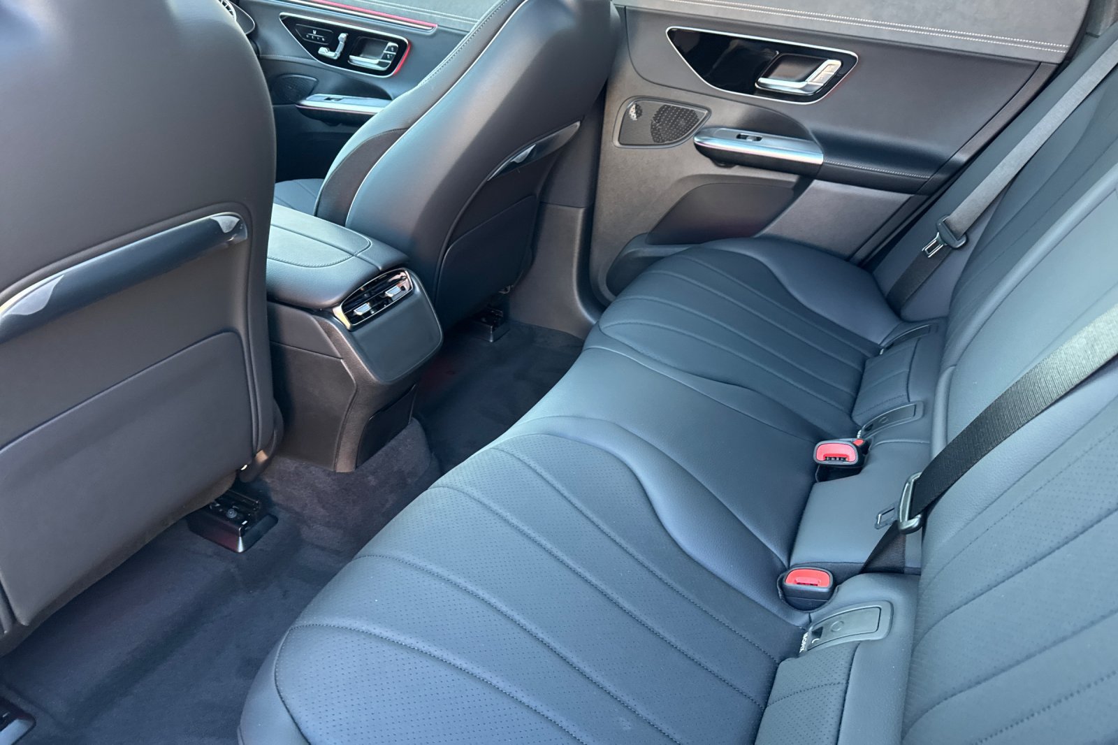 New 2027 Mercedes-Benz EQE 320 4MATIC SUV image 12
