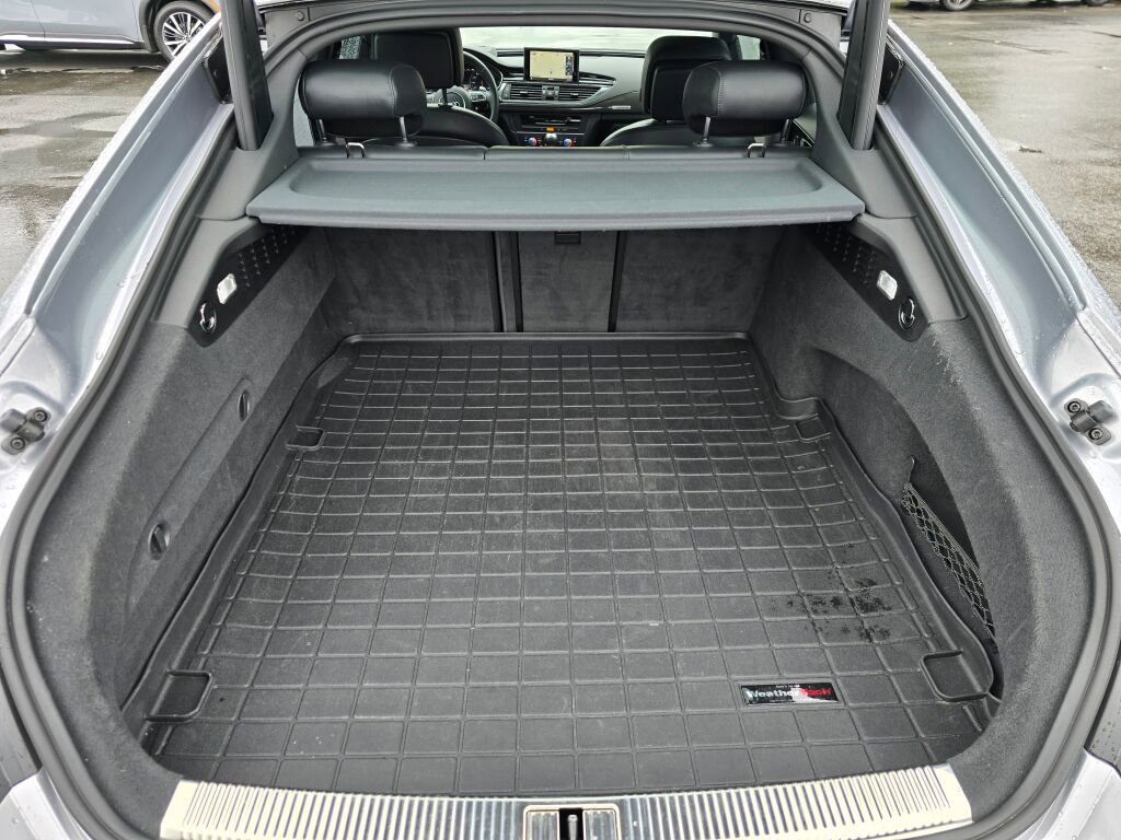 Used 2017 Audi RS 7 Prestige w/ Driver Assistance Package image 14